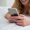 Mobilni telefon, spanje, postelja