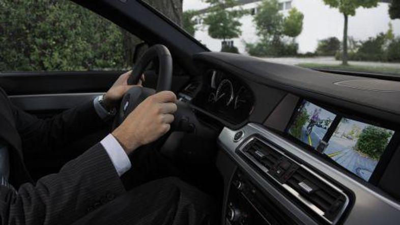 S kamero za vzvratno parkiranje se bo vaše vidno polje precej povečalo.