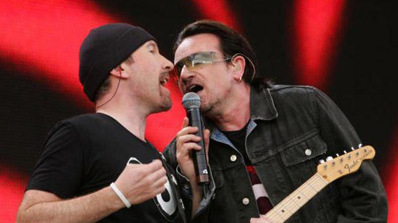 Prvo nagrado so prejeli U2 ter nato nastopili pred Brandenburškimi vrati. Foto: 