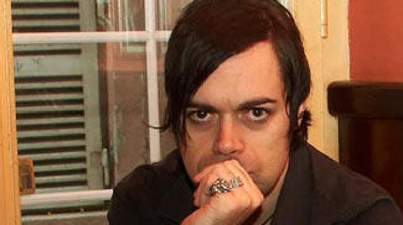 Tudi Neil Leyton je v znak protesta svojo glasbo umaknil s strani MySpace.