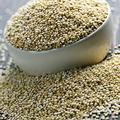 Kvinoja med drugim vsebuje lizin, ki ga je največ v ribah. Je popoln vir beljako