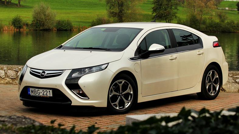 Opel ampera