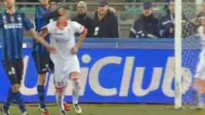 Tole boksarsko potezo Cristiana Chivuja so sodniki spregledali ... (Foto: YouTub