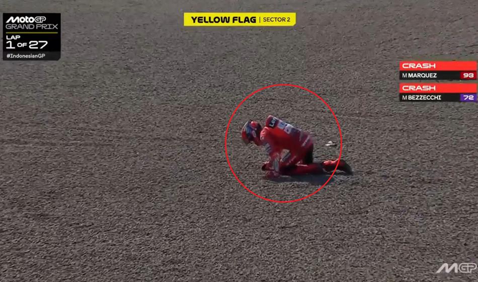 Grozljiva nesreča Marqueza, ki ni mogel sam sneti čelade