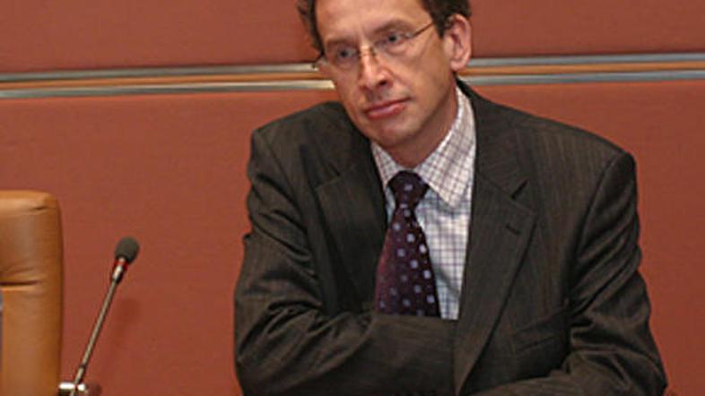 Žiga Turk se je odzval na kritike brošure Slovenija danes, za katero so namenili