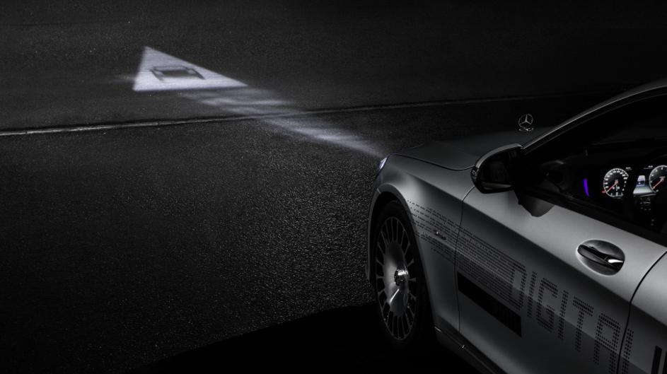 Mercedes digitalne LED luči