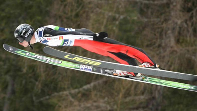 Robert Kranjec je na drugem treningu z drugo daljavo dokazal, da je odlično prip