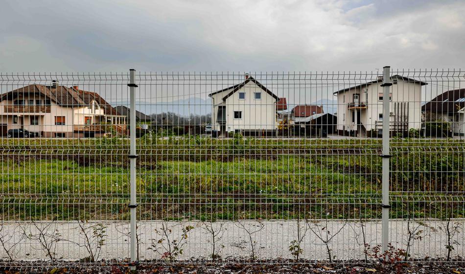 Še naprej v veljavi ukrep za premostitev zaostrenih varnostnih razmer