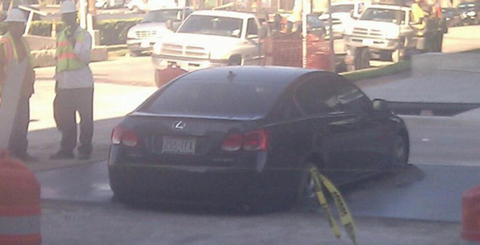 Lexus GS v svežem betonu