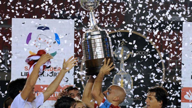 Predlani so pokal dvignili nogometaši Boce, lani Liga de Quito, letos pa Estudia