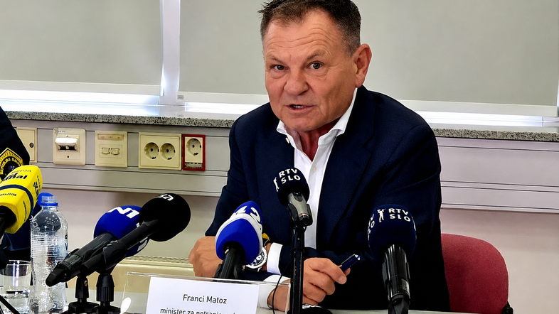Franci Matoz tiskovna konferenca po akciji na območju Uršnih sel