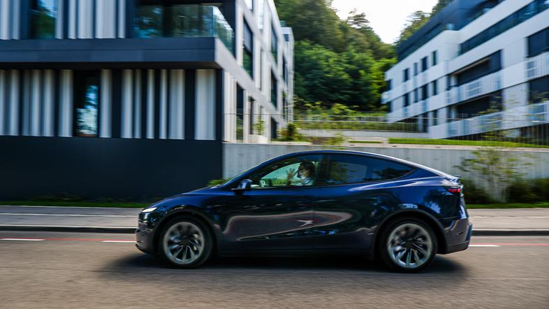 FSD Tesla, samodejna vožnja