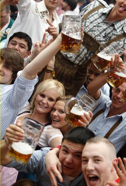 Oktoberfest München praznik pivo

