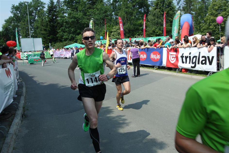 Če želite visokoresolucijsko fotografijo, nam pošljite elektronsko sporočilo na 