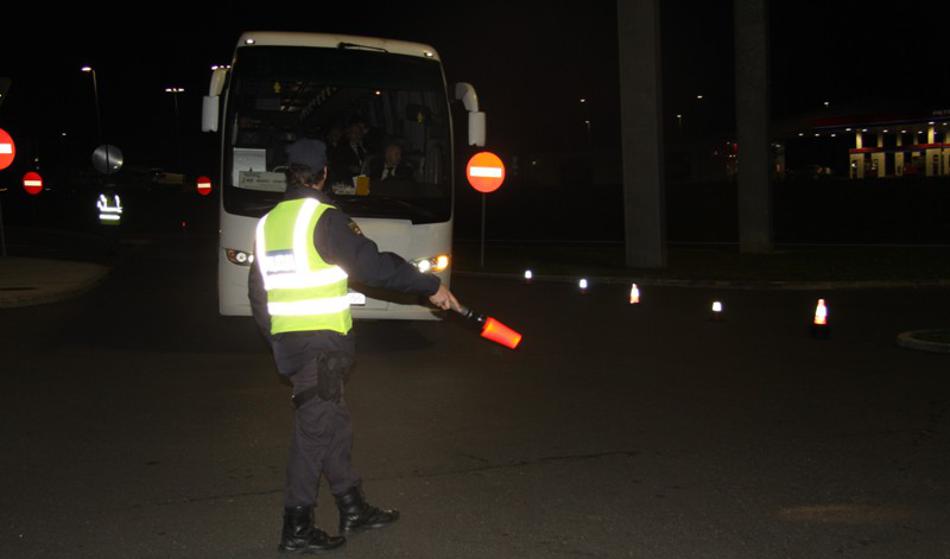 Potniki v nevarnosti: Policisti so ob pogledu na šoferja ostali brez besed