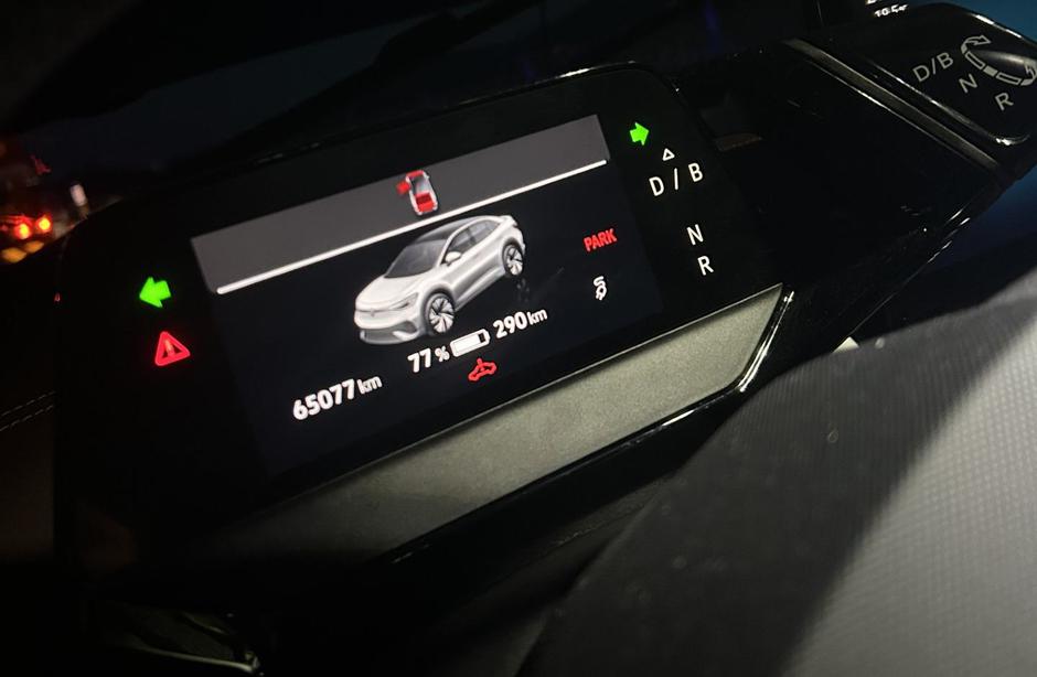 Gasilci in električni avto, vtič za blokado električnega avta | Avtor: PGE Krško
