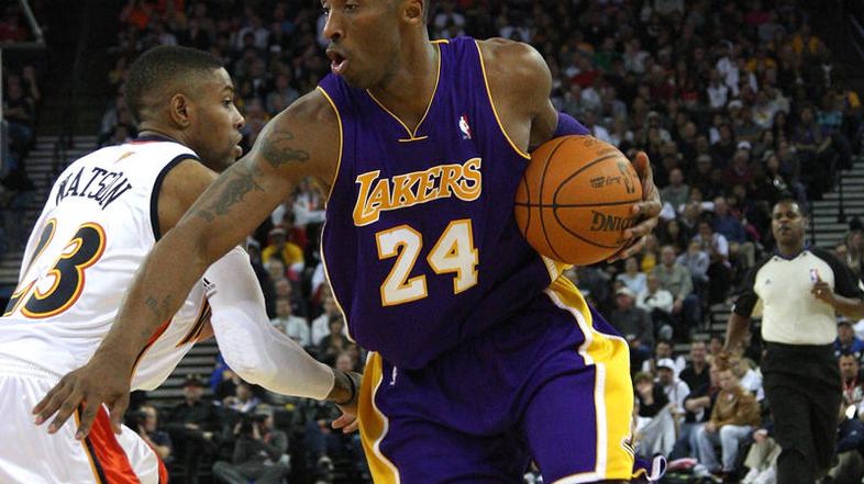 Kobe Bryant je za 20 točk, šest skokov in pet podaj potreboval 32 minut. (Foto: 