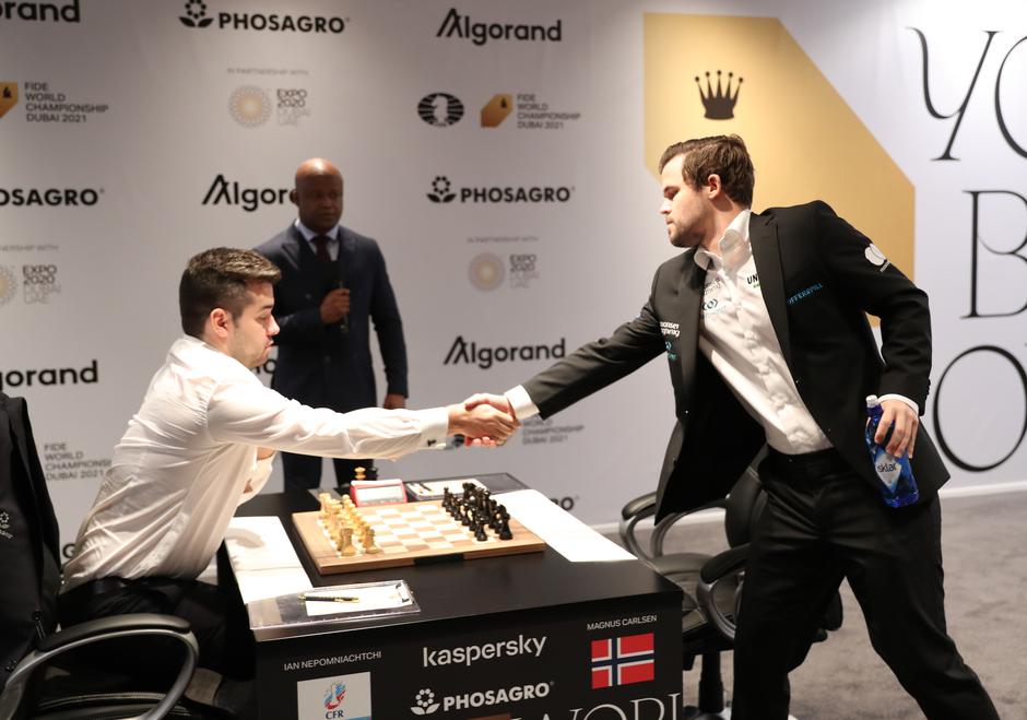 Jan Nepomnjaščij Magnus Carlsen | Avtor: Epa