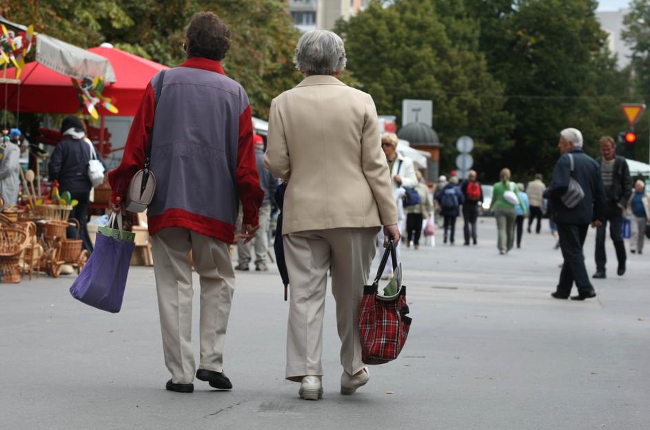ljubljana15.09.08, upokojenci, trznica, ljubljana, foto: nik rovan
