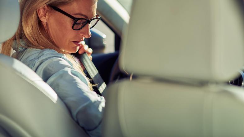 Varnostni pas pripenjanje