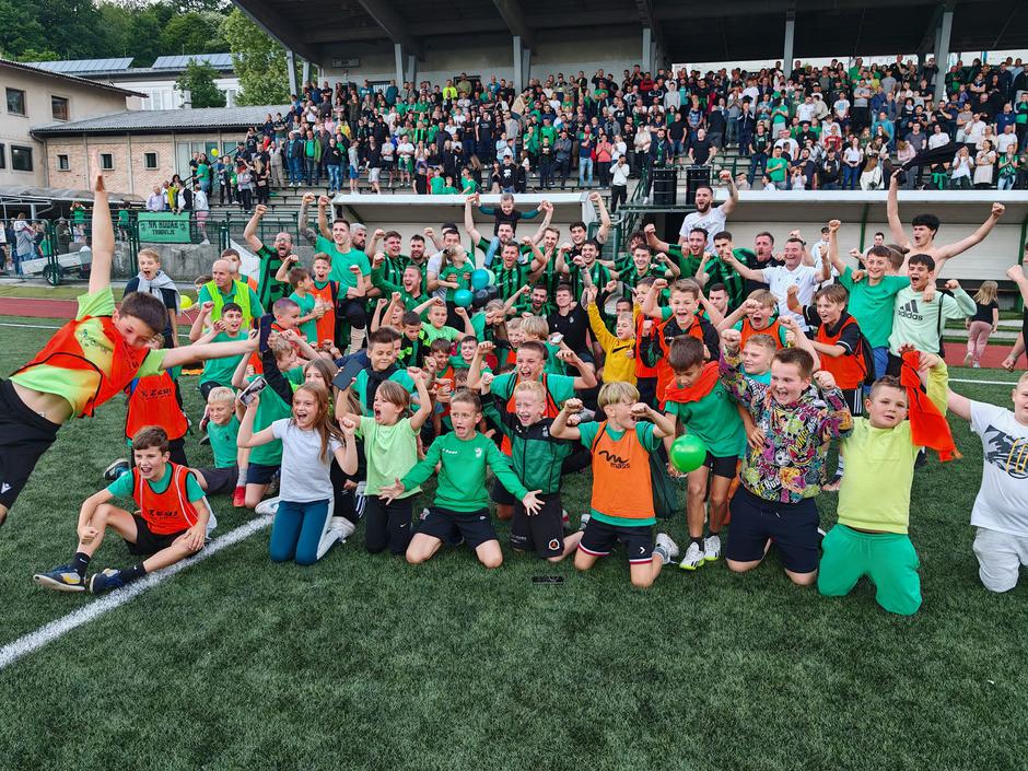 NK Rudar Trbovlje RLL naslov navijači | Avtor: NK Rudar Trbovlje