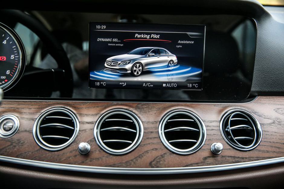 Mercedes E | Avtor: Saša Despot