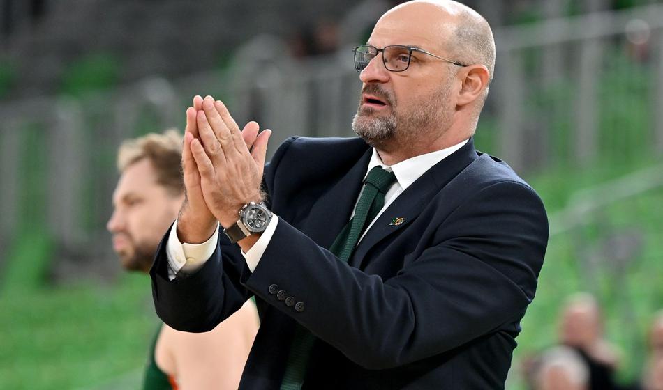 Sodniki po sumljivi odločitvi izključili še trenerja, Olimpija klonila po drami