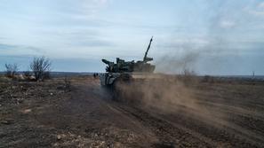ukrajinska vojska vojaki tank