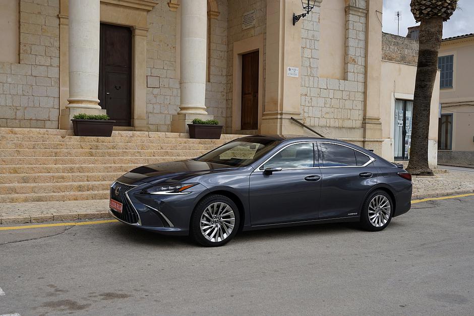 lexus ES | Avtor: Matija_Janežič