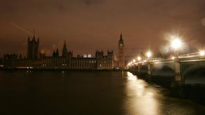 ura za zemljo, london