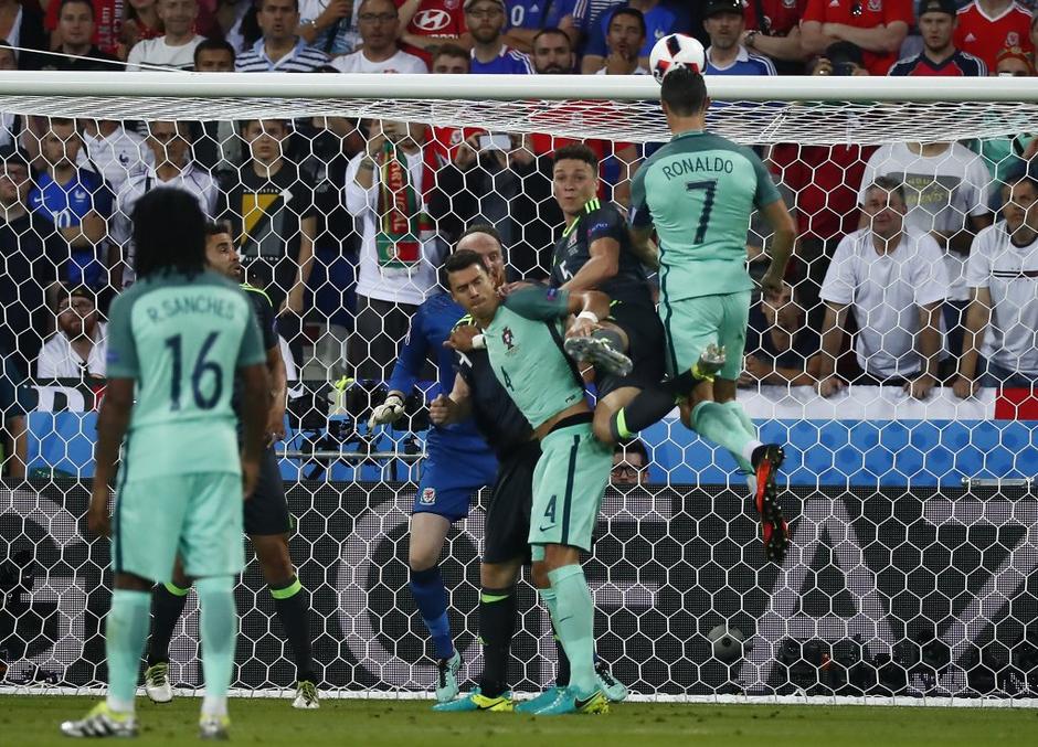 Cristiano Ronaldo Portugalska Wales Euro 2016 | Avtor: EPA