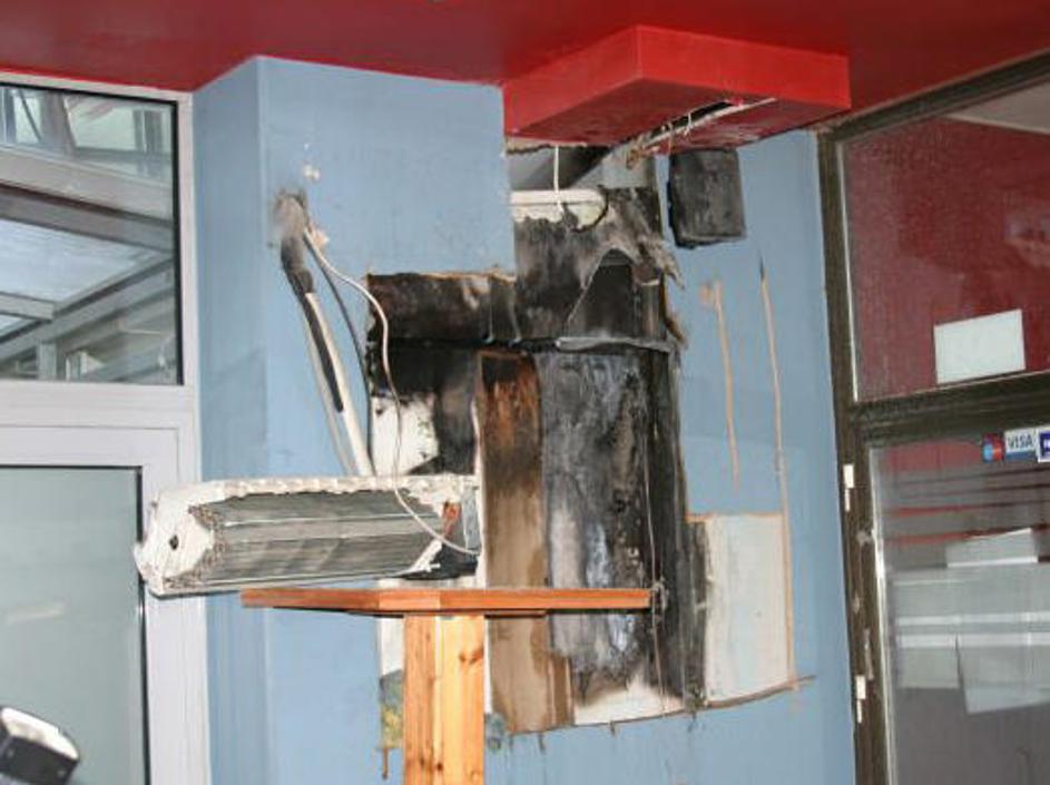 Ogenj ni ogrožal študentov in zaposlenih na fakulteti.