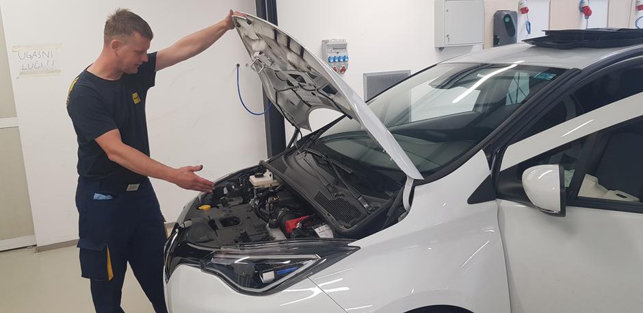 Popravilo električnega avtomobila | Avtor: Žurnal24 