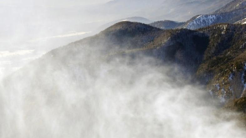 Vremenoslovci opozarjajo na okrepljen severovzhodnik, na Primorskem bo burja jut