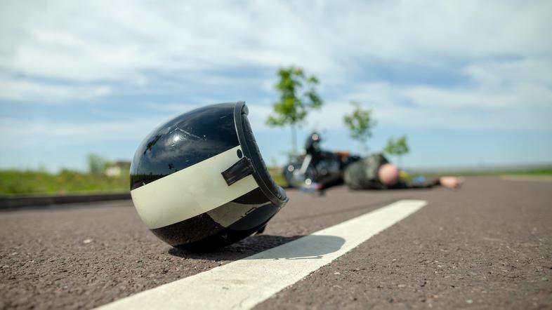 Motor, nesreča, motoristična nesreča, čelada