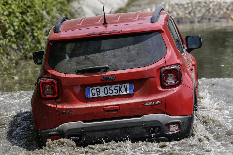 jeep renegade in compass 4xe