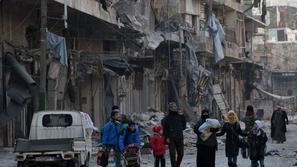 Ljudje zapuščajo Alep
