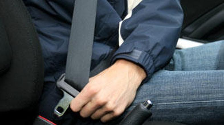 Policija želi z akcijo povečati uporabo varnostnega pasu v avtomobilu.