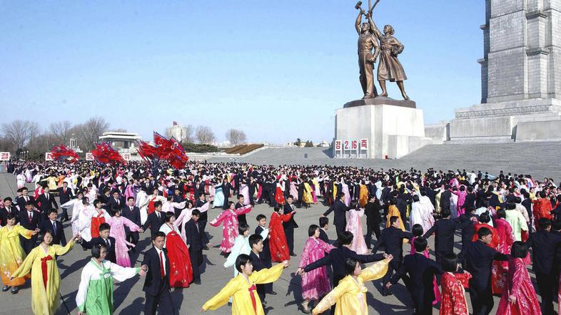 Praznovanje rojstnega dne Kim Jong Ila