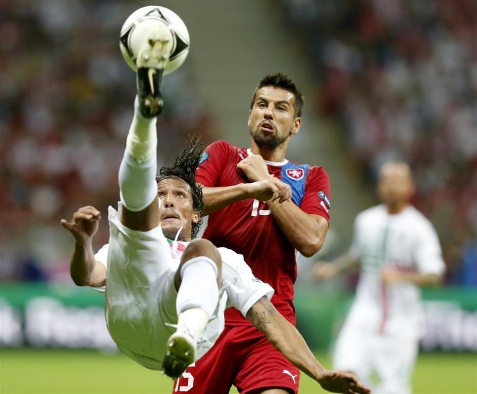 Bruno Alves Baroš Češka Portugalska četrtfinale Varšava Euro 2012 | Avtor: EPA