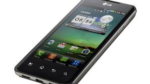 2X je prvi telefon z dvojedrnim procesorjem. Ker je to nova modna muha, lahko ta