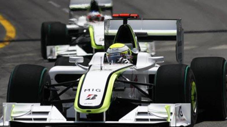 Brawn Mercedesa sta prvi dve mesti držala od prvega zavoja do kariraste zastavic