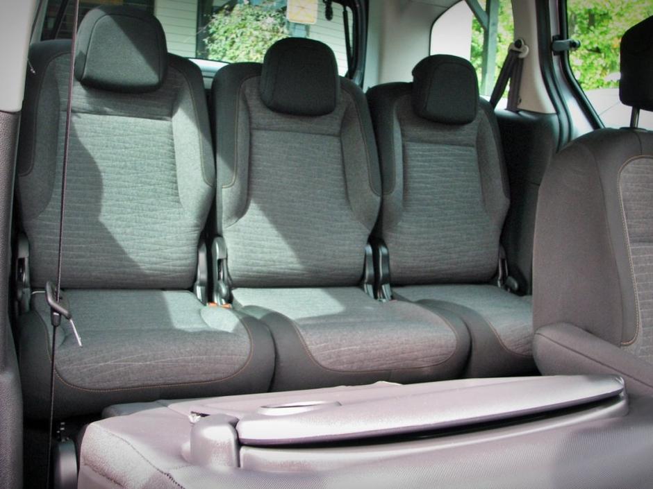 Sedeži | Avtor: Andrej Leban