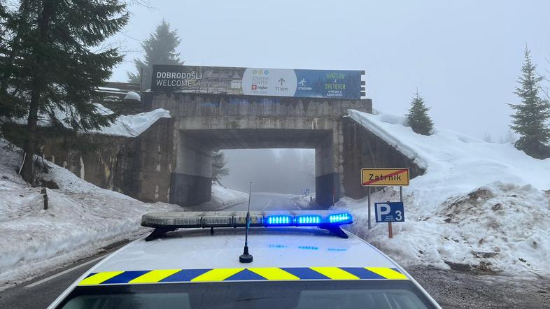 Zatrnik, cesta, poledica, policija