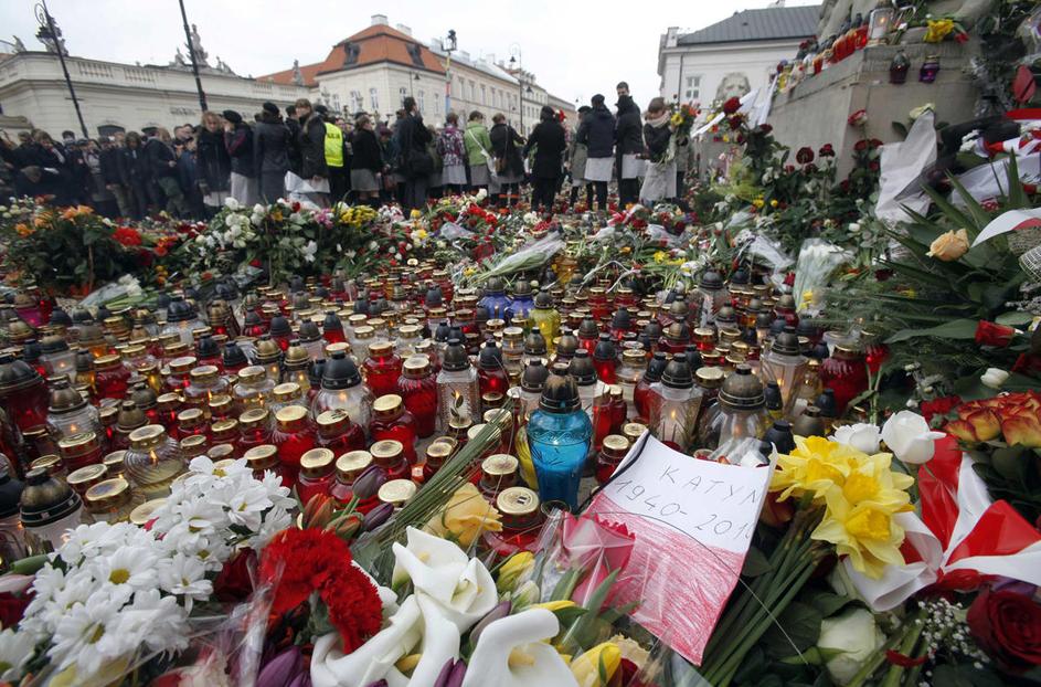 Kaczynski, sožalje, sveče, žalovanje, Varšava