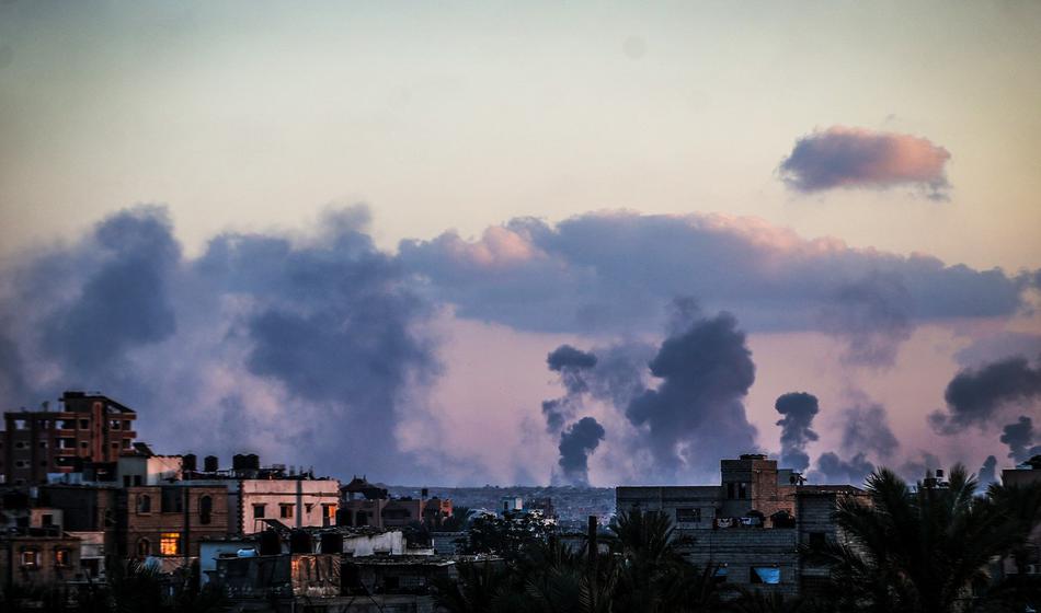 Izrael je izvedel zračne napade na Gazo, ki so zahtevali več smrtnih žrtev.