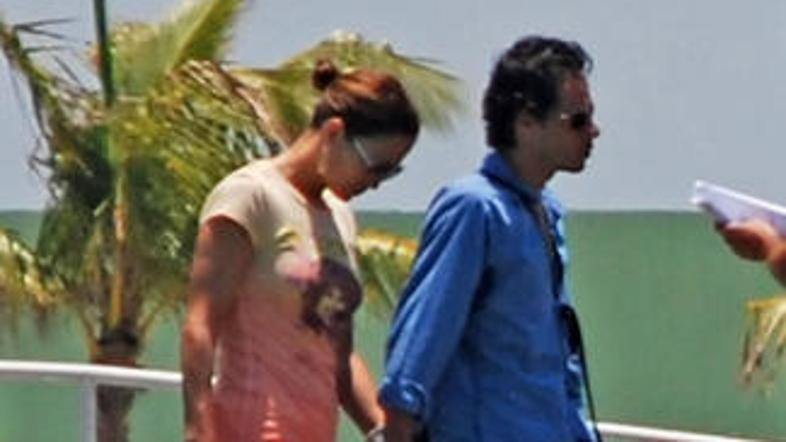 Jennifer Lopez in Marc Anthony se bojita za svojega otroka.