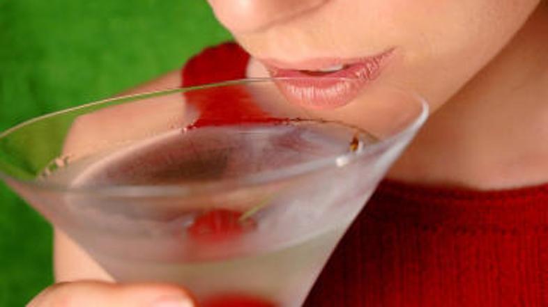 V primerjavi s preteklimi leti se odstotek slovenskih mladostnikov, ki pijejo al