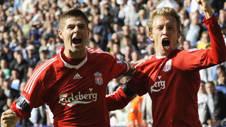 Kapetan Liverpoola Steven Gerrard se po poškodbi vrača v ekipo.