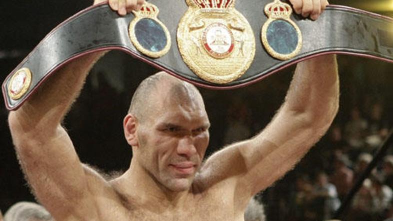 Nikolaj Valujev bo naslov prvaka po verziji WBA branil proti Vitaliju Kličku.